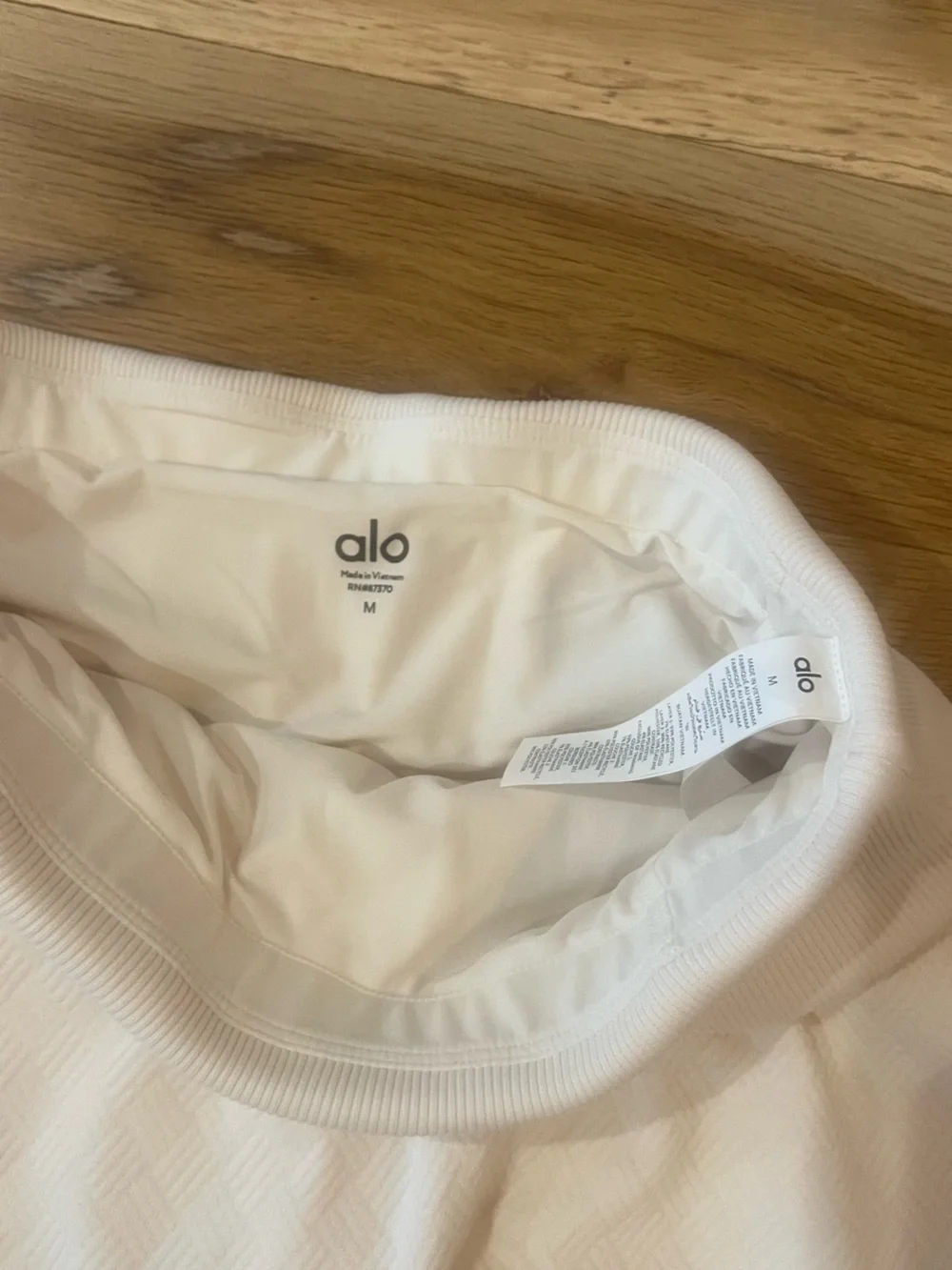 ALO Yoga Cream Active Mini Skirt with Built-In Shorts